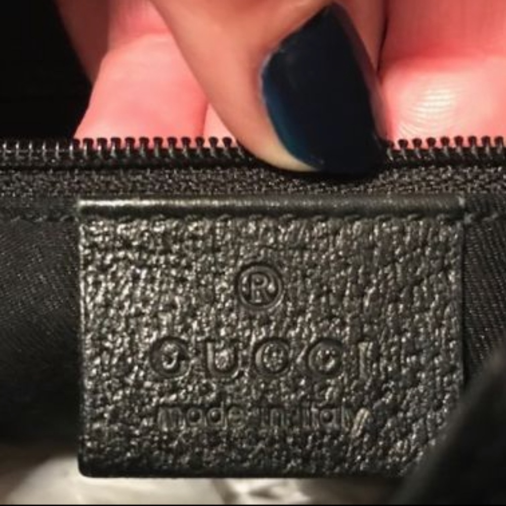 GUCCI Black Hobo Style Handbag with Gold Details - Picture 5 of 8